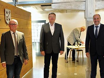 Das Bürgermeister-Dreigespann mit erstem Bürgermeister Johannes Krapp (von rechts) sowie seinen Stellvertretern Bernhard Seeger (beide CSU) und Peter Giehl (FWG) Foto: Evi Seeger