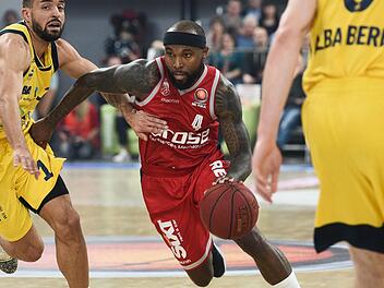 Brose Bamberg  hat einen gro&szlig;en personellen Umbruch hinter sich. Symbolfoto: Nicolas Armer/dpa