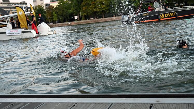 Extremschwimmerin Nathalie Pohl startet in Frankfurt am Main