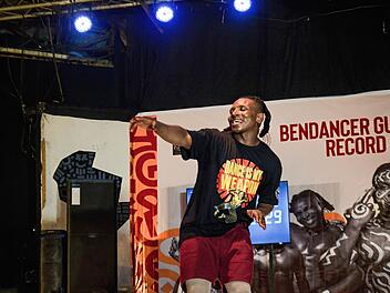 Rekordversuch im Tanz in Nigeria