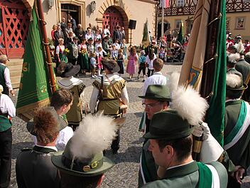 Fünf Tage steht Bad Staffelstein von heute an im Zeichen des Schützenfests. Archivfoto: Matthias Einwag