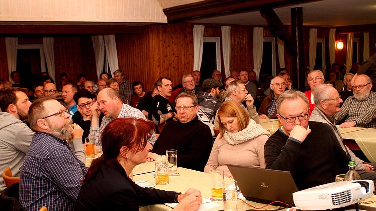 Ein großes Interesse herrschte bei den Bürgern an der Gemeindepolitik.Günther Geiling