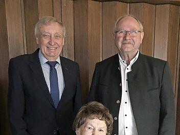 Agnes Werner bekam Besuch von Paul Steins (l.) und Otto Siebenhaar.