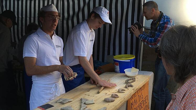 Bamberger Hörnla gab es sowohl bei der Bäckerinnung... Foto: Michael Memmel