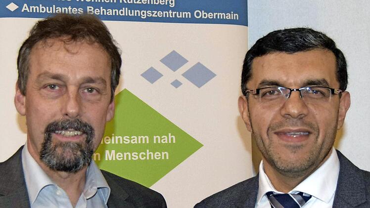 Dr. Dietmar Walter Geiger (links) und Dr. Saleh Al Hamoud referierten über Lungenerkrankungen und Krebs. Foto: Andreas Welz