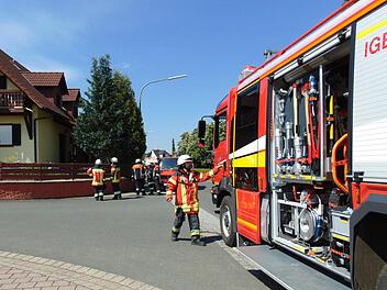 Die Feuerwehren vor Ort in Stöckach Foto: Petra Malbrich