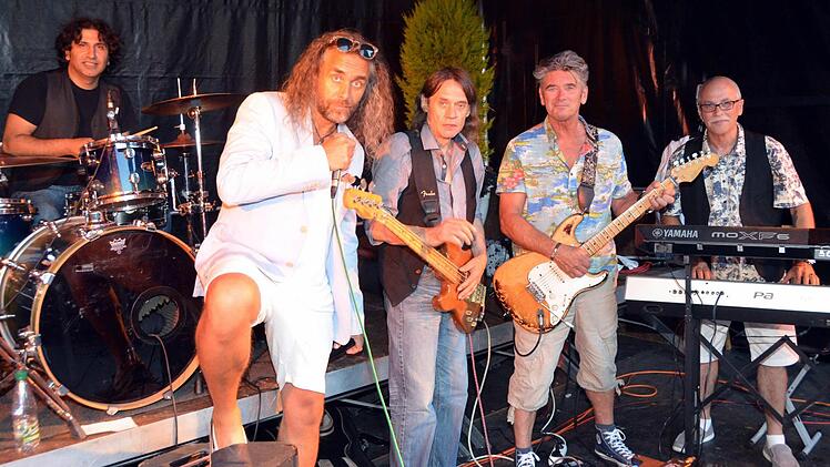 Großer Andrang herrschte beim Auftritt der "Jets".  Fotos: Peter Rauch