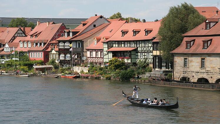 Lass dich verzaubern – bei einer Fahrt auf der Regnitz, mit einer echten venezianischen Gondel.