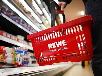 Rewe ruft Mandelcreme zurück: Vor allem für eine Gruppe gefährlich