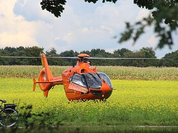 Ein 92-j&auml;hriger Autofahrer hat in Poppenhausen im Kreis Schweinfurt einen schweren Unfall verursacht, bei dem f&uuml;nf Menschen verletzt wurden. Symbolfoto:pixabay.com/petrabosse
