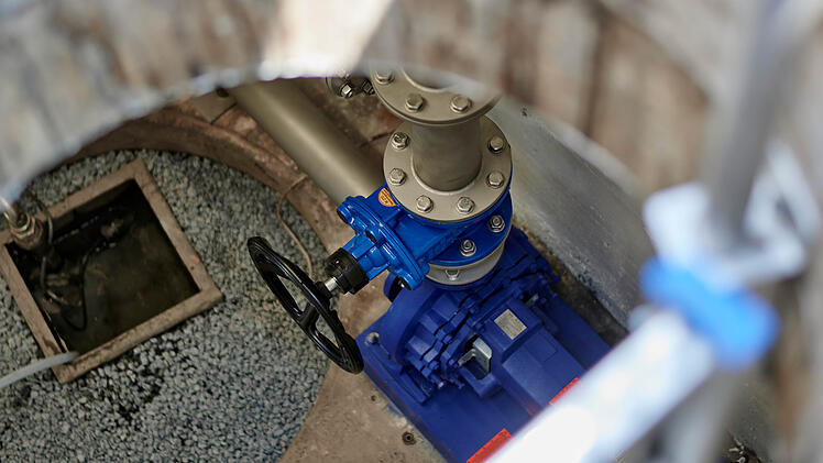 Bamberg: Obstmarktbrunnen l&auml;uft nach &uuml;ber drei Jahren wieder - "Wasser marsch"