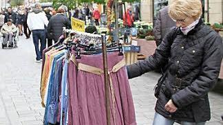 Mode mitten auf der Straße