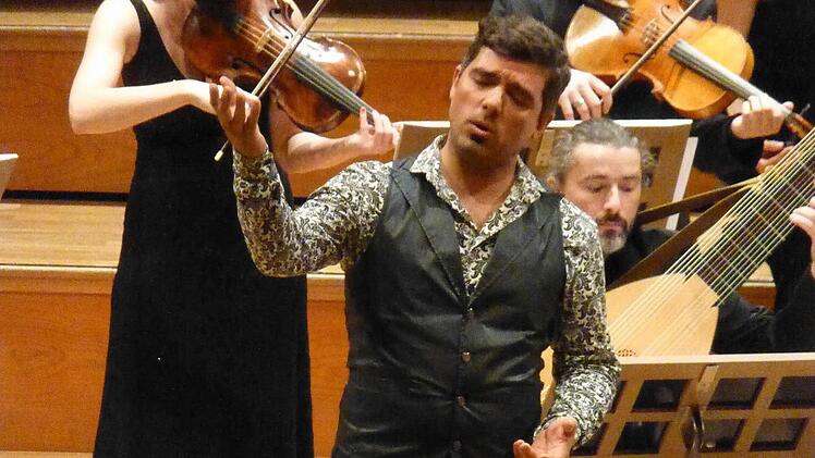 Mit Intensität und Emotion: der Countertenor Nicholas Spanos. Foto: Ahnert