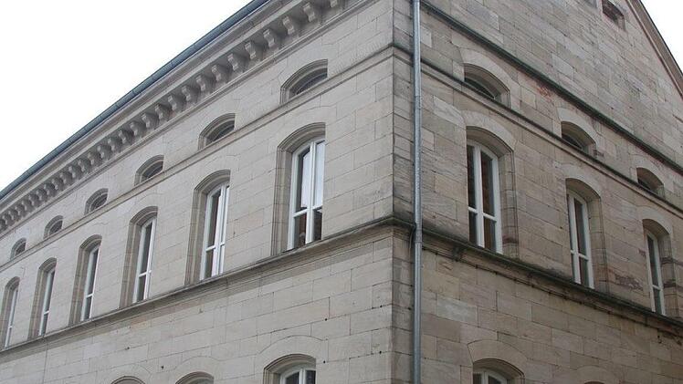 Die Erziehungsberatungsstelle Kronach ist seit 35 Jahren in der Klostergasse ansässig. Fünf Fachkräfte - Diplom-Psychologen, Sozialpädagogen, Spezialisten für Erziehungsfragen stehen Eltern, Kindern und Jugendlichen zur Verfügung. Finanziert wird die Beratungsstelle vom Landratsamt Kronach, durch finanzielle Mittel des Staatsministeriums für Arbeit und Soziales, Familie und Integration, durch die Diakonie und die Caritas.  Foto: Sonja Adam
