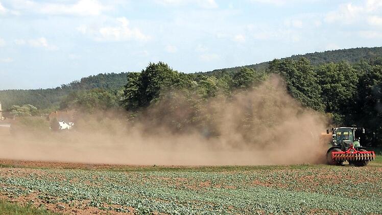 Die Trockenheit machte 2018 den Bauern zu schaffen; hier eine Aufnahme nahe Albersdorf bei Ebern.  Fotos: Eckehard Kiesewetter (Archiv)/Günther Geiling
