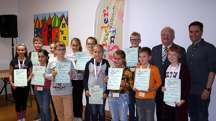 Neue Master-Absolventen Foto: Sabine Nuber