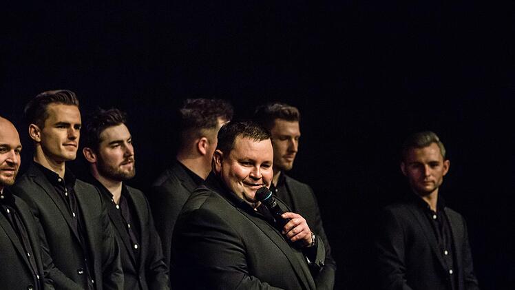 Tolle Show im Kongresshaus: "The 12 Tenors" wurden beim Coburg-Gastspiel von zahlreichen Fans bejubelt.Foto: Jochen Berger