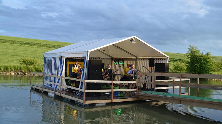 Eindrücke vom Jubiläumsfest des ASV Forelle Poppenlauer Foto: Annette Warmuth