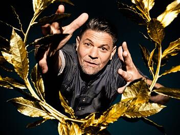 Ist Starkoch Tim Mälzer den Herausforderungen der Jubiläumsstaffel von "Kitchen Impossible" gewachsen?