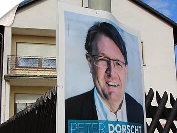 Peter Dorscht grüßte am Dienstag noch vom Straßenrand in Willersdorf. Fotos: Miriam Och