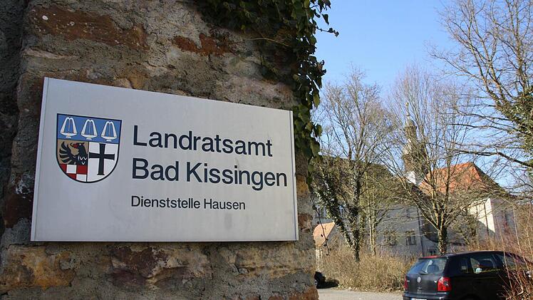 Trotz der geplanten Erweiterung in der Innenstadt soll die Außenstelle des Landratsamtes in Hausen bestehen bleiben. Foto: Ralf Ruppert