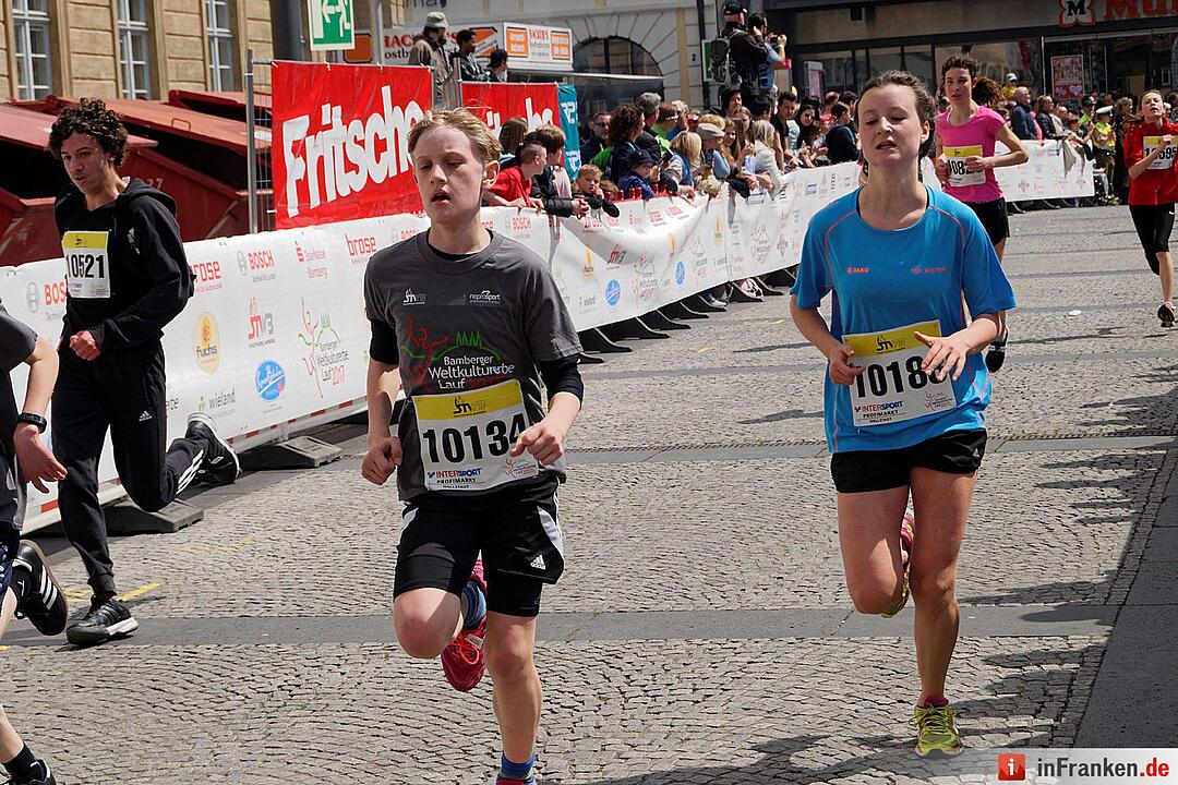 Weltkulturerbelauf 2017 in Bamberg: Der Zieleinlauf am Maxplatz