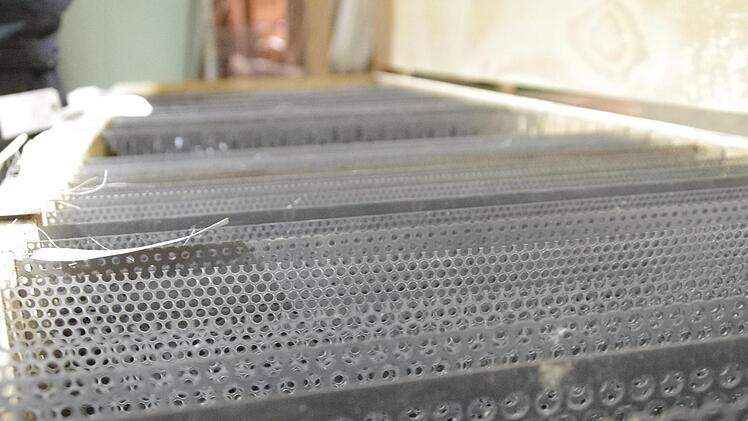 Für jedes Produkt braucht Heller ein passgenaues Sieb. Foto: Marco Meißner