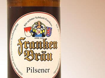 Bierflaschen der Sorte Franken Bräu Pilsner mit Bügelverschluss und  dem Mindeshaltbarkeitsdatum 5. Mai 2020 können in den Supermärkten oder bei der Brauerei zurückgegeben werden.  Marian Hamacher