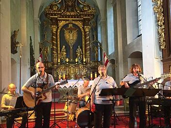 Die christliche Liedermacherband Laetitia begeisterte die Zuhörer in der Barockkirche auf dem Kreuzberg. Foto: Regina Rinke