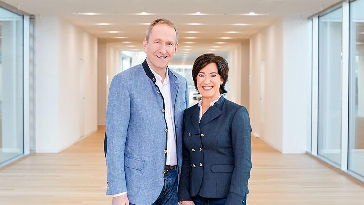 Gelten als Vor-Ort-Psychologen in allen Fragen rund um das Starkbierfest: Ursula Heller und Tilmann Sch&ouml;berl.