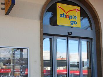 Das Bistro "shop 'n go" muss bald für einen DB-eigenen Kiosk in Forchheim weichen. Foto: Ronald Heck