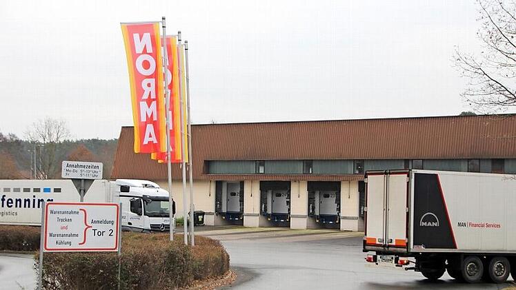 Das Norma-Zentrallager in Röttenbach liefert derzeit Diskussionsstoff. Manchen Anwohnern ist es hier nachts zu laut.  Fotos: Andreas Dorsch