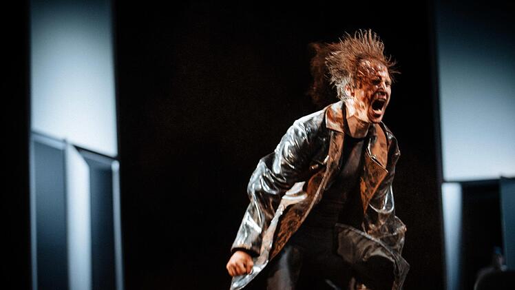 Szene aus William Shakespeares "Othello: Das Drama feierte Premiere am Landestheater Coburg.Foto: Sebastian Buff