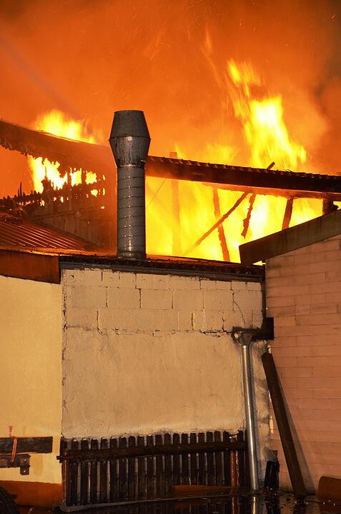 Gro&szlig;brand in Schreinerei