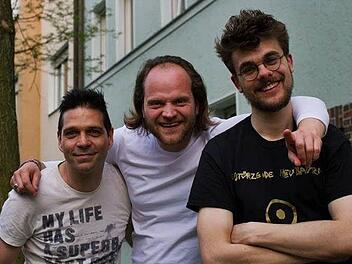 Der erste Filmdreh in der Südstadt: Christian Hilgert, der fränkische Tatort-Star Andreas Leopold Schadt und Andreas Weber (v.l.)