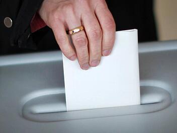 Die AfD holte in Mecklenburg-Vorpommern aus dem Stand 20,8 Prozent. Da geriet der Wahlsieg der SPD fast in den Hintergrund. Foto: Fredrik von Erichsen/dpa