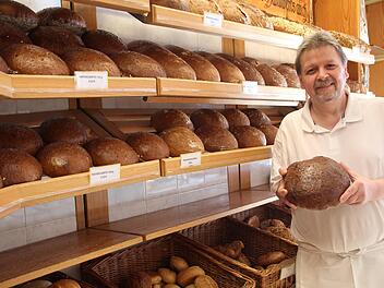 Heribert Hedrich ist seit über 40 Jahren als Bäcker aktiv. Und das mit Erfolg: Erneut heimste er den bayerischen Staatsehrenpreis für sein Brot ein.