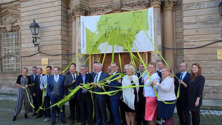 Bänder von den Zisterzienserklöstern sind verbunden mit den Gästen.Joseph Beck