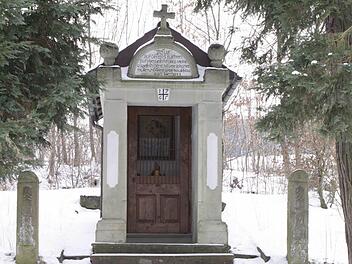 Das Heiligenhäuschen im Straßfeld Ecke Sandweg-Dreistelzweg stiftete ein Bürger im Jahre 1675. Foto: Thomas Dill