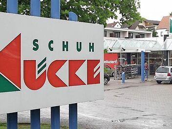 Die Filiale von Schuh Mücke in Bayreuth. Die Kette will in die Region - aber wo soll sie sich ansiedeln dürfen? Foto: CT-Archiv