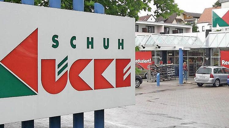 Die Filiale von Schuh Mücke in Bayreuth. Die Kette will in die Region - aber wo soll sie sich ansiedeln dürfen? Foto: CT-Archiv