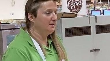 Stellvertretende Kreisb&auml;uerin Petra Grimmer gab Tipps rund um eine gesunde Ern&auml;hrung mit heimischen Produkten und bereitete leckere Gerichte zu.