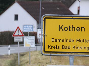 Auch in Kothen soll die Ortsdurchfahrt noch vor der Umwidmung der B 27 zur Staatsstraße ausgebaut werden. Bei der Anliegerversammlung ging es besonders um die Gehsteige. Foto: Ralf Ruppert