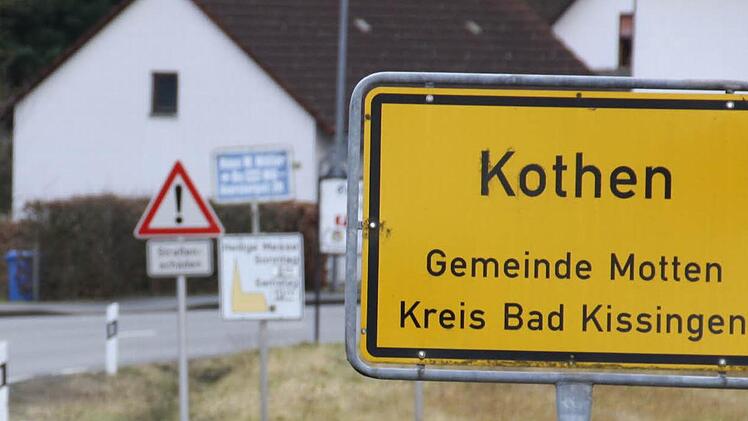 Auch in Kothen soll die Ortsdurchfahrt noch vor der Umwidmung der B 27 zur Staatsstraße ausgebaut werden. Bei der Anliegerversammlung ging es besonders um die Gehsteige. Foto: Ralf Ruppert