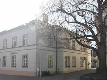 Im Rathaus in Mühlhausen ändert sich nichts: Klaus Faatz ist der einzige Kandidat.  Foto: Maria Leicht