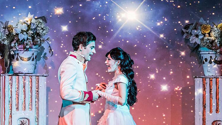 Die Aufführung des Musicals "Sissi" im Kongresshaus Rosengarten beschert dem Coburger Publikum ein Wiedersehen mit Claus J. Frankl als Darsteller und Regisseur.