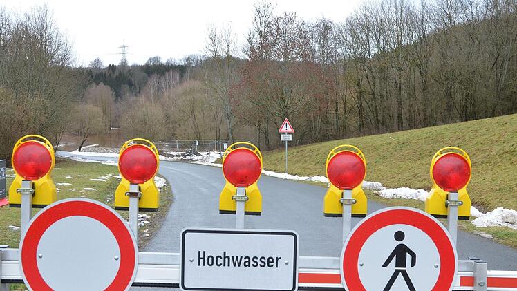 Sperrung am Froschgrundsee.