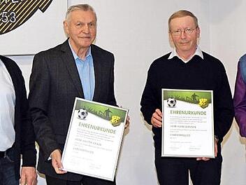 Verdiente FSVler unter sich: Vorsitzender Hans Brückner mit den neuen Ehrenmitgliedern Walter Kraus, Hans Zebunke und Georg Amon (von links)  Foto: Martina Drossel