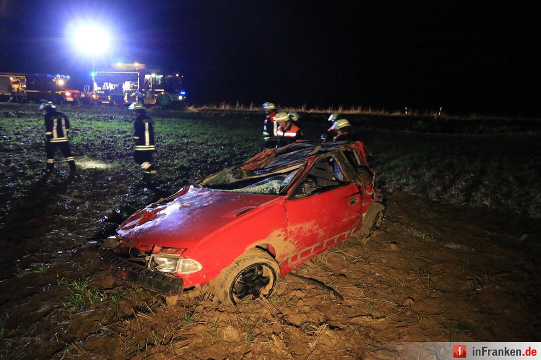 Opel überschlägt sich bei Königsfeld