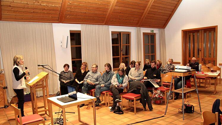 Zweite  Bürgermeisterin Renate Schroff berichtete über die aktuellen Zahlen im Stadtgebiet.Richard Sänger